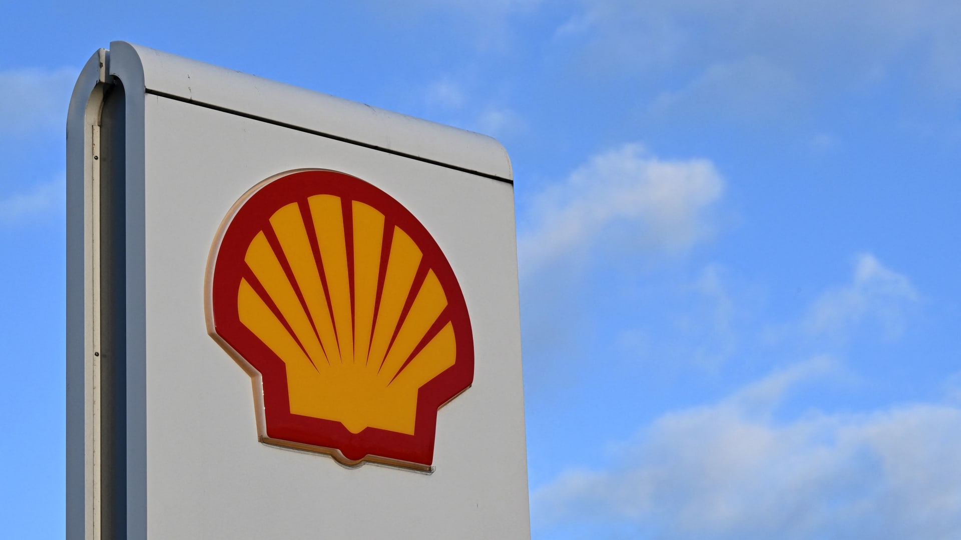 Oil giant Shell posts highest-ever annual profit of $40 billion | The ...