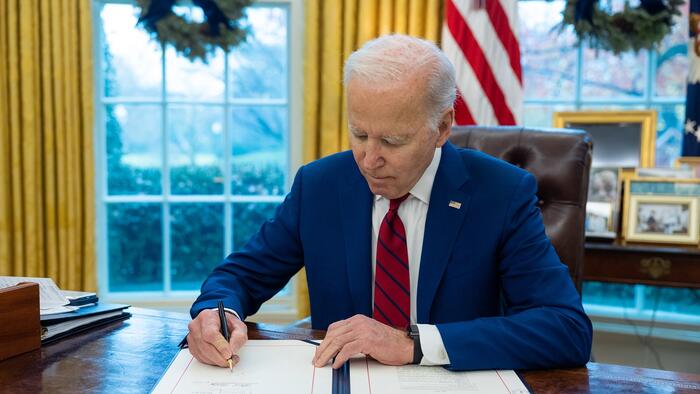 Biden Kills Bill To Reverse ESG Investing Rule | The Markets Café