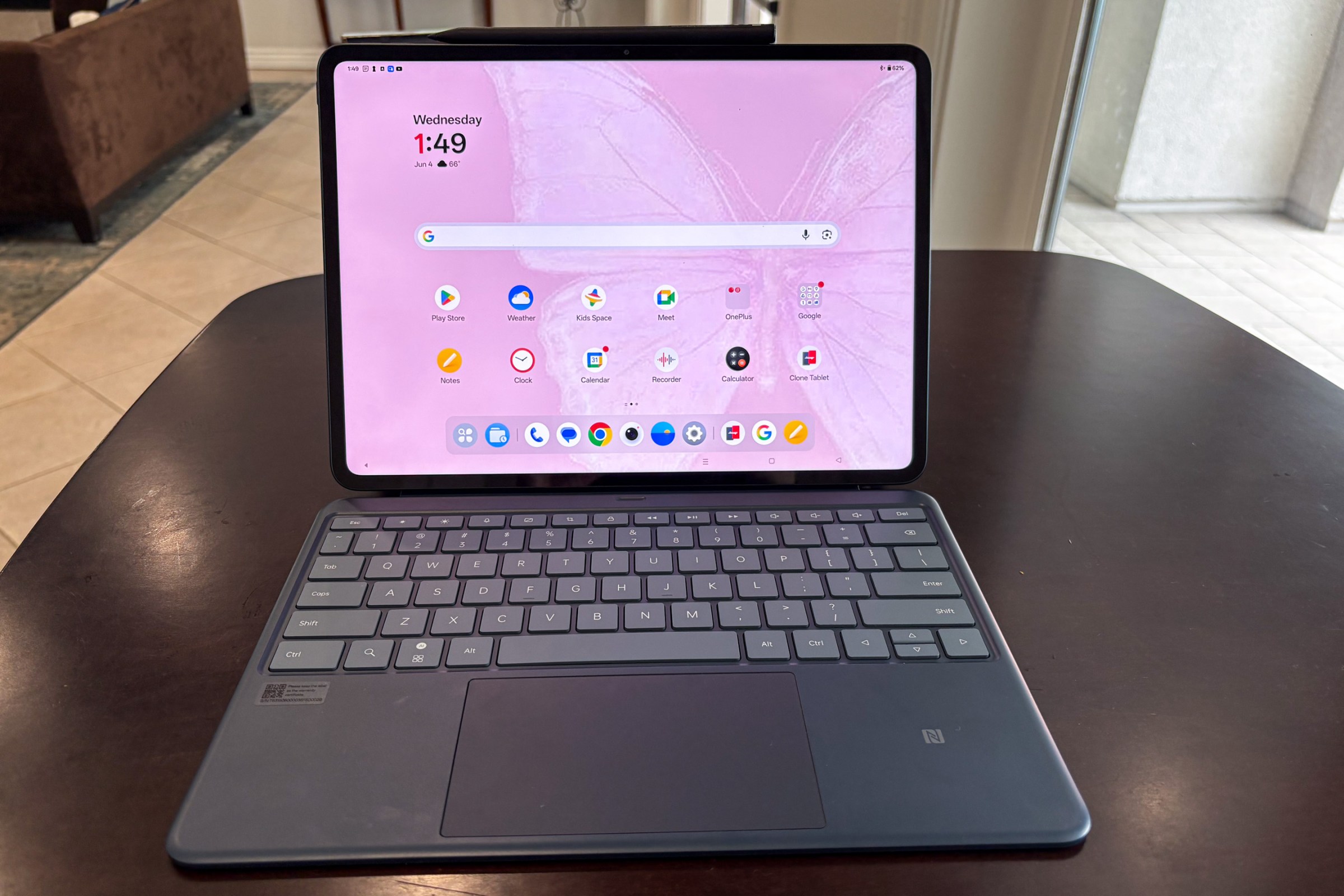 The OnePlus Pad 3’s smart keyboard offers bigger keys and a spacious trackpad.